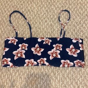 Acacia swimwear top size S lightly worn